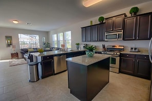 House, 6 Bedrooms | Private kitchen - 4225 Solterra by Orlando Holiday Rental Homes (Davenport)