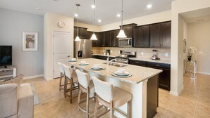 Casa, 5 habitaciones | Cocina privada