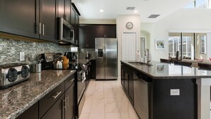 Casa, 5 habitaciones | Cocina privada