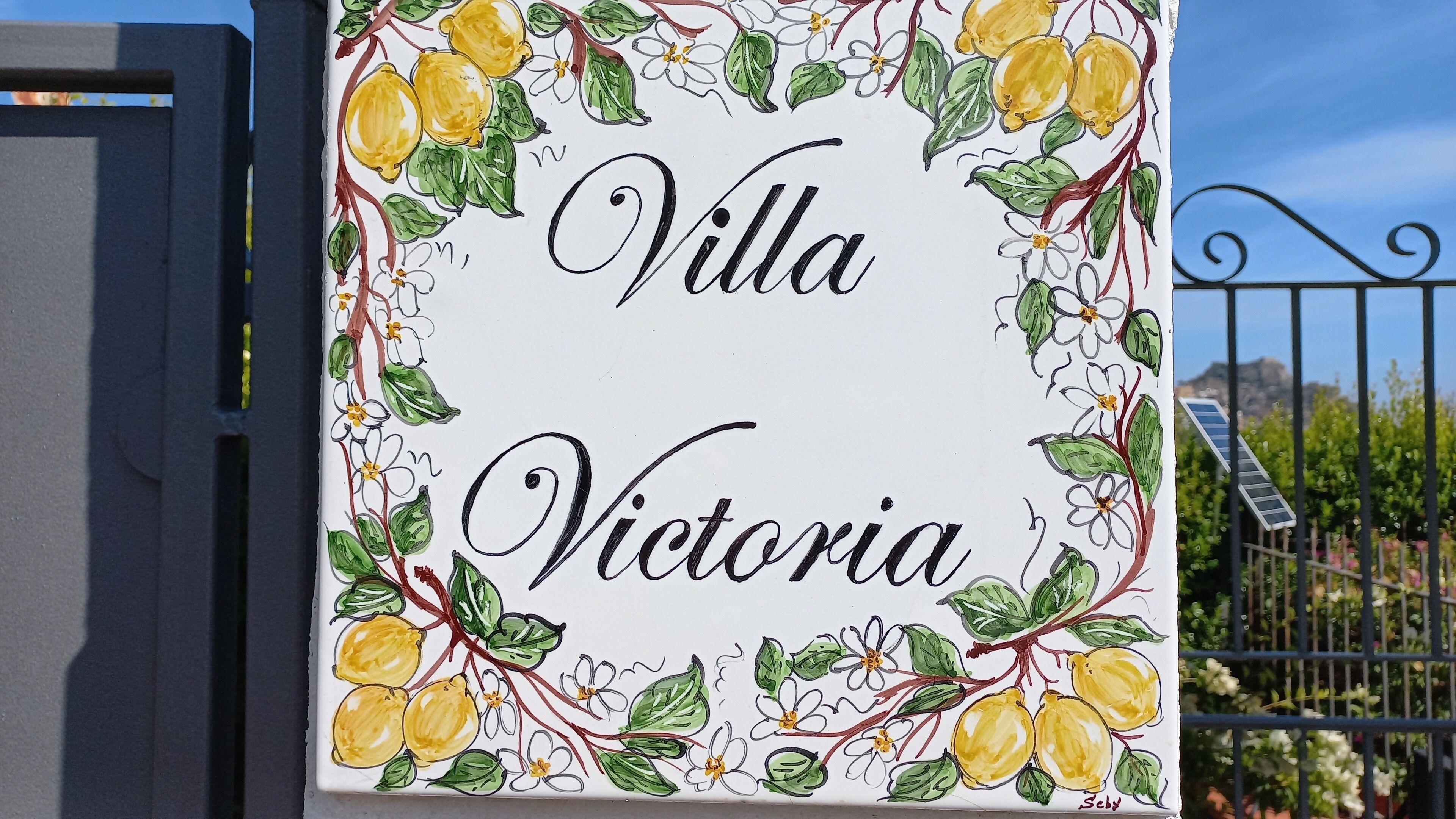 Panoramic Villa apartment, few Km from Taormina vibrant life & beautiful beaches