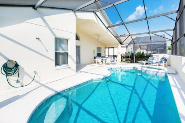 Villa, 4 Schlafzimmer | Pool