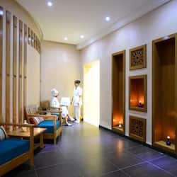 Sauna, Whirlpool, Dampfbad, Thermalbad/Mineralquelle, Körperbehandlungen