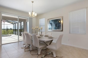 Villa, 5 camere da letto | Pasti in camera