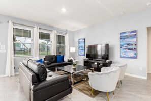 Townhome, 5 Bedrooms | Living room