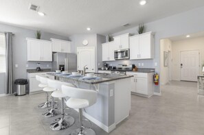 Villa, Multiple Beds | Private kitchen | Oven, dishwasher - 7579 Solterra by Orlando Holiday Rental Homes (Davenport)