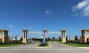 Pintu masuk hartanah