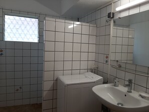 Shower - The Rose Garden (lamentin)