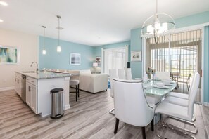 Residenza, 4 camere da letto | Pasti in camera