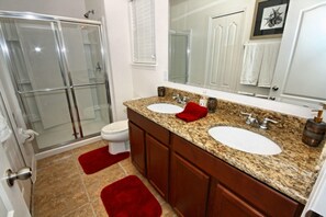 Villa, 5 Schlafzimmer | Badezimmer | Handtücher