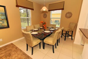 Villa, 6 camere da letto | Pasti in camera