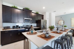 联排别墅, 4 间卧室 | 客房内用餐