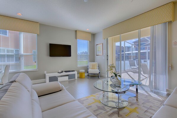Villa, 6 Bedrooms | Living room