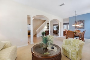 Villa, 5 Bedrooms | Living room