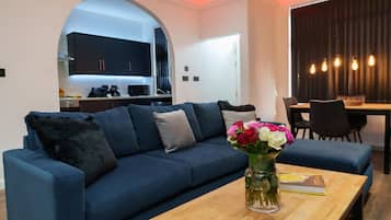 Superior House, Ensuite (2 Bedroom House ) | Lounge