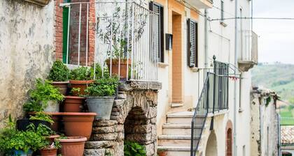 Peaceful Hilltop Escape