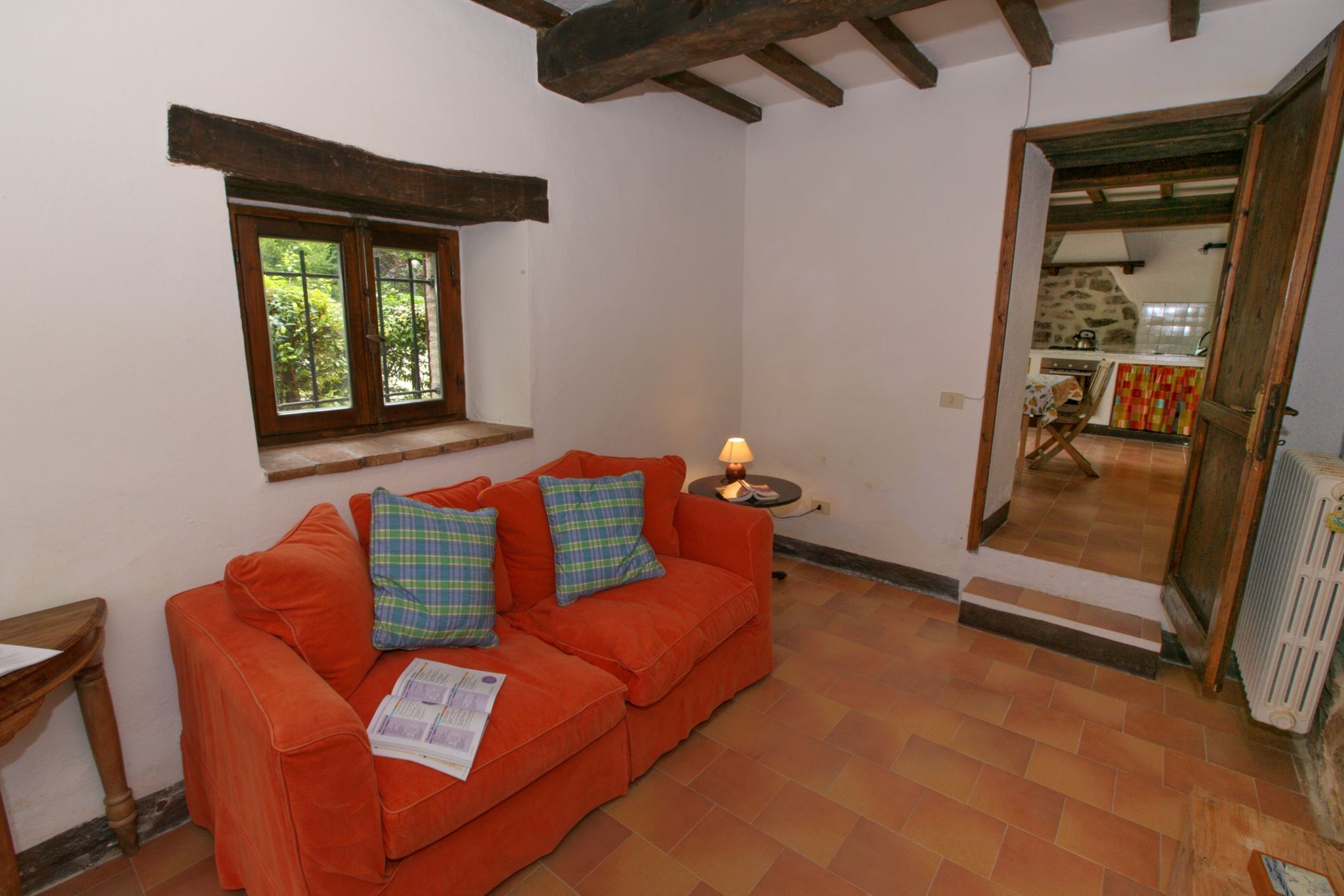 Holiday house with pool, large garden, overlooking lake, near Tuscany