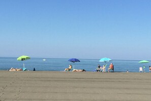 Beach - Apartment in Montalto near Lake and Pool (Montalto di Castro)