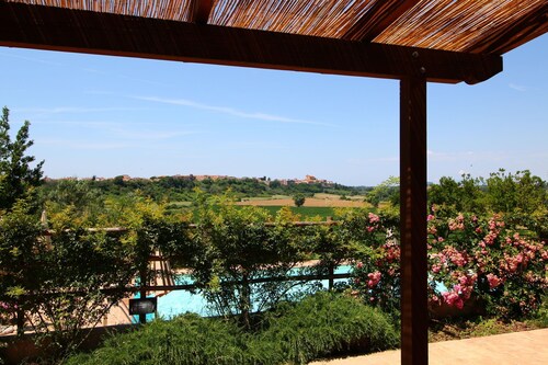 Farmhouse in Montalto near Sandy Beaches