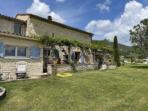 Exterior - House in the middle of lavender fields (Sault)