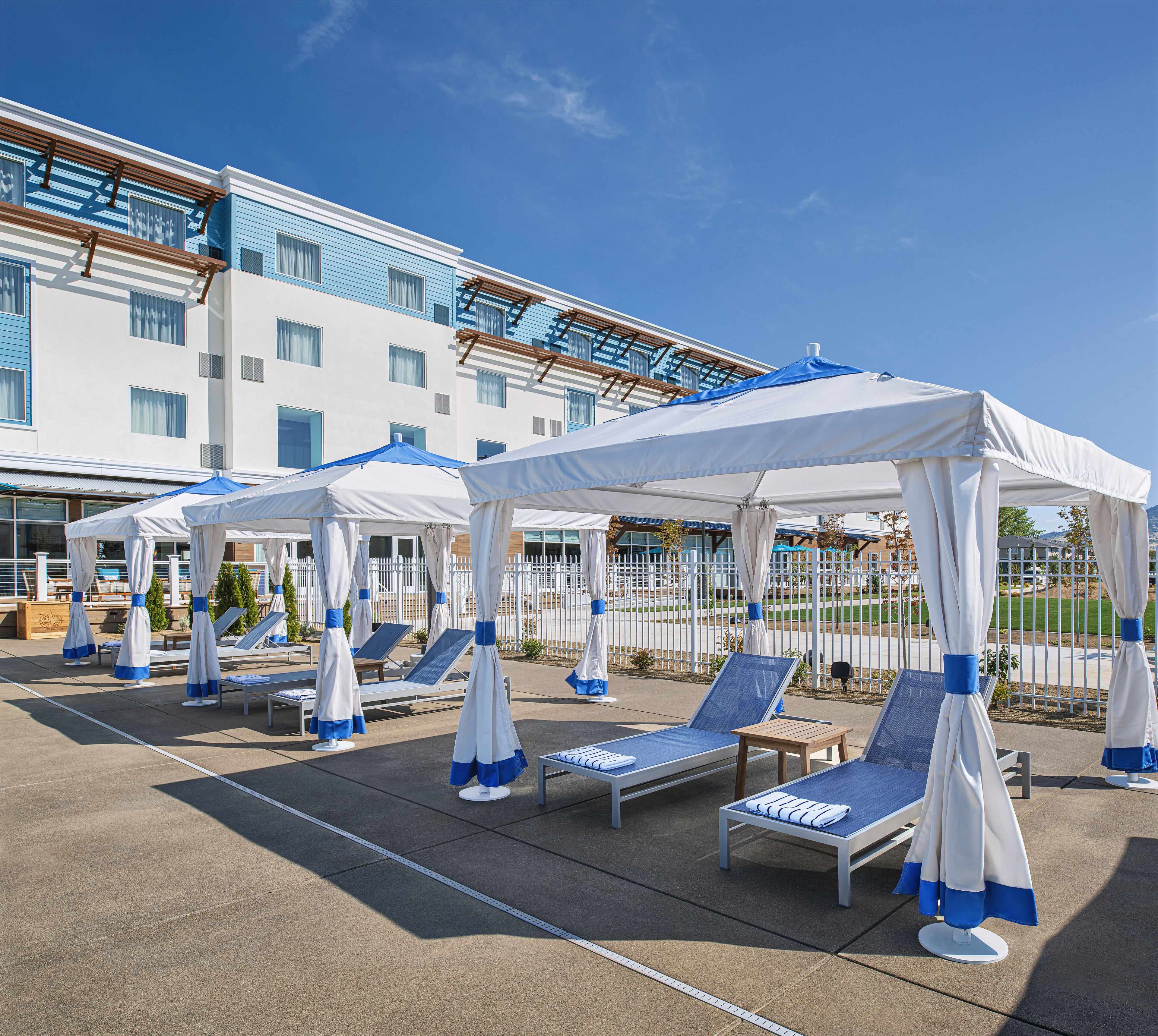 outdoor pool, open 10:00 am to 10:00 pm, pool cabanas (surcharge)