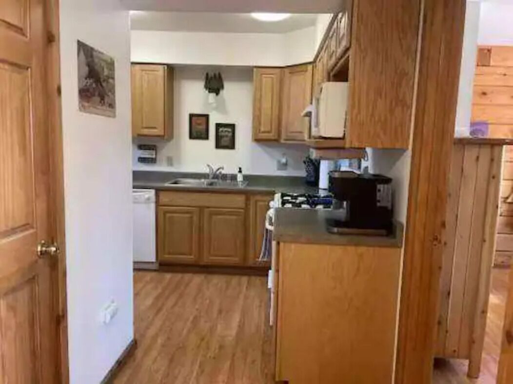 Comfy cozy log cabin, spectacular view.