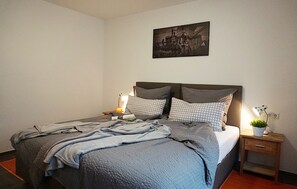1 Schlafzimmer, Bügeleisen/Bügelbrett, Reisekinderbett, kostenloses WLAN