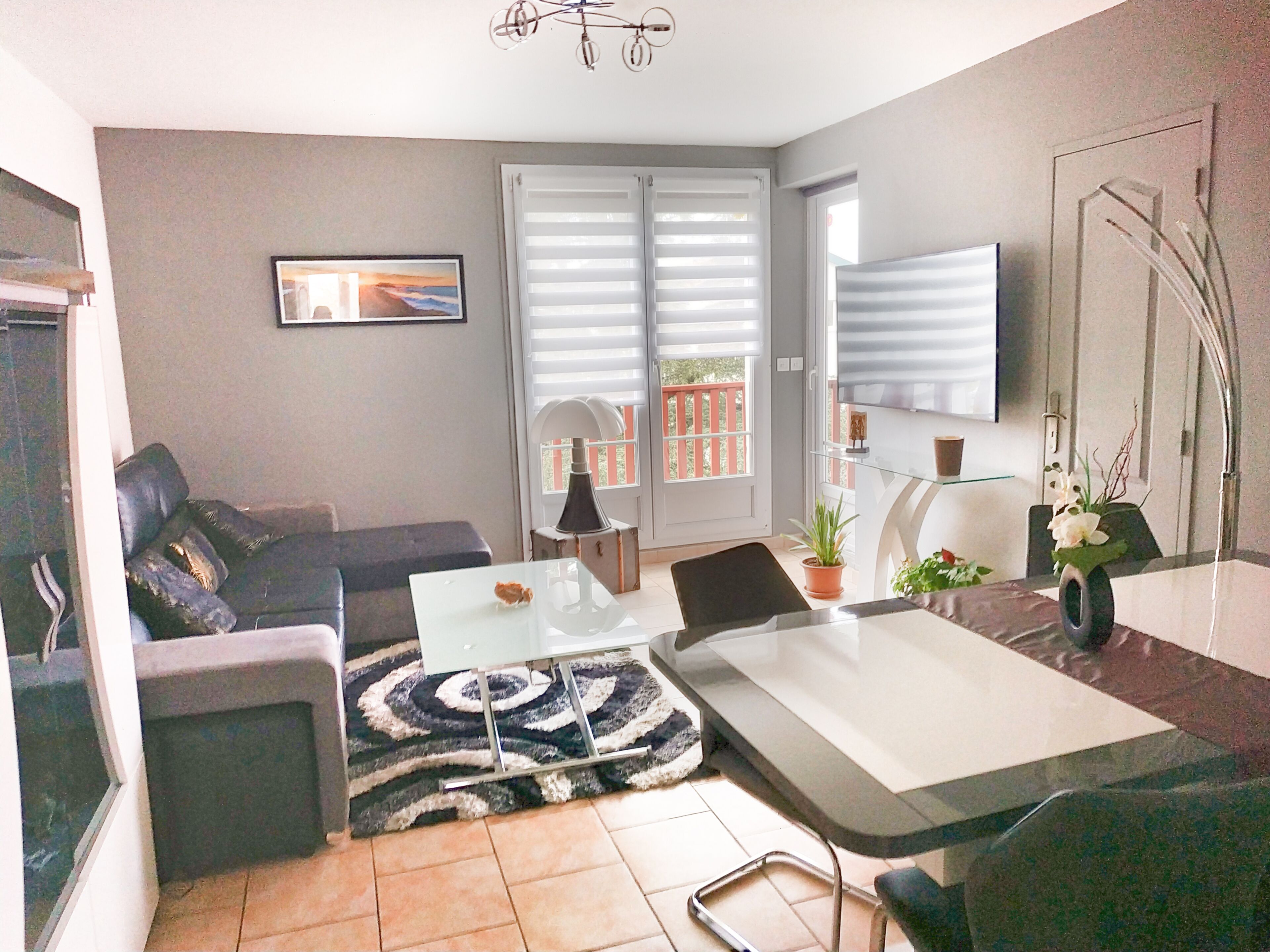 Large apartment near beach and city center