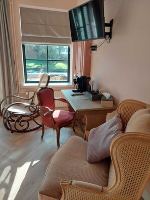 华丽双人房 | 埃及棉床单、高档床上用品、羽绒被、加厚床垫