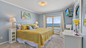 3 bedrooms, desk, iron/ironing board, travel crib