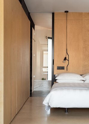 Kaupunkihuoneisto, 1 keskisuuri parisänky ja vuodesohva, kaupunkinäköala | Yksilöllisesti sisustettu, yksilöllisesti kalustettu, työpöytä