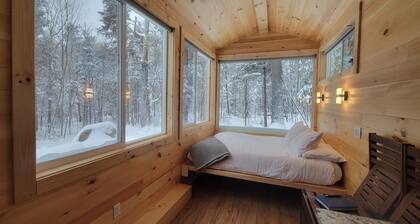 Trailside Stays - Tiny House in the Woods-Escape to Nature. Blue Jay