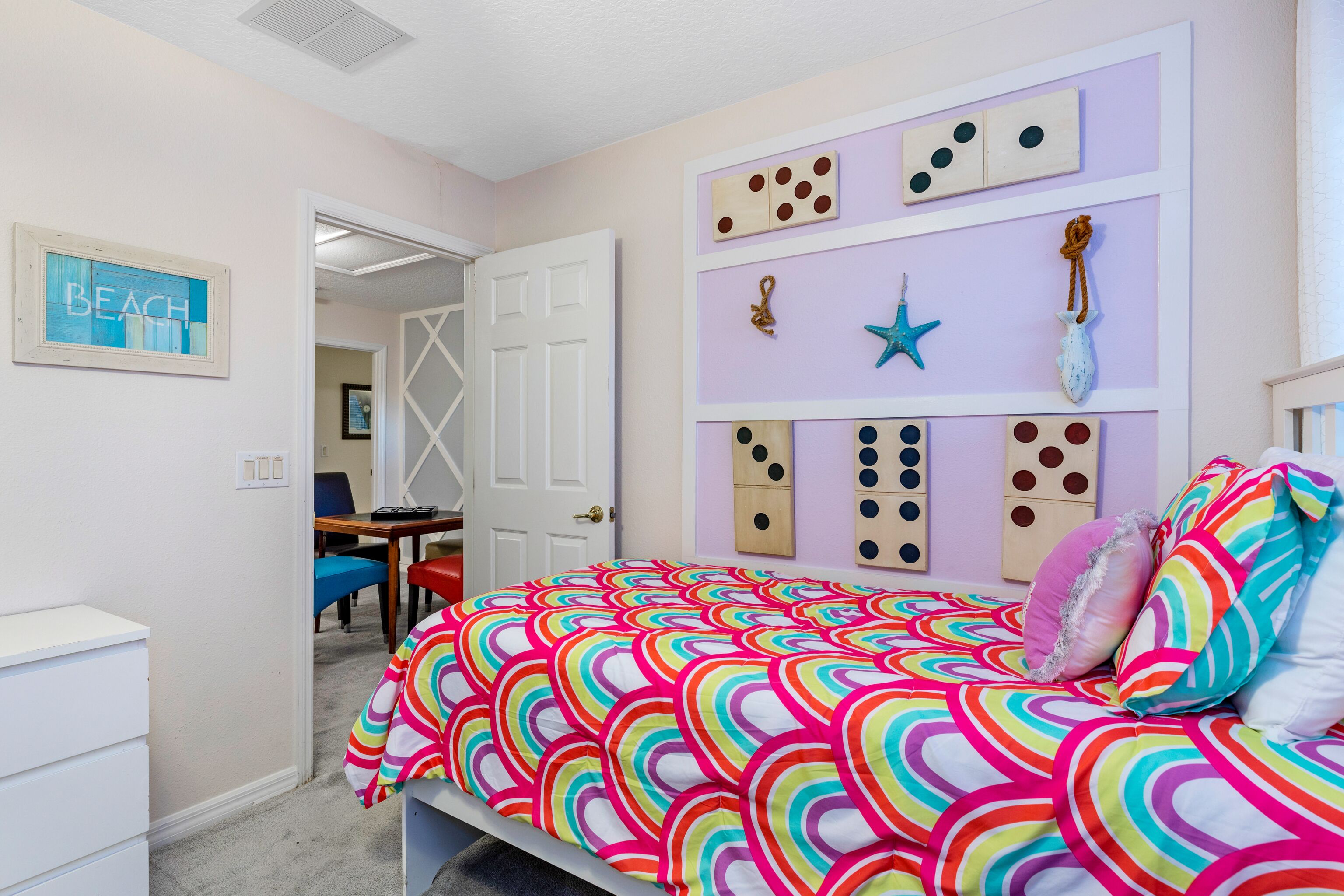 House | 6 bedrooms, iron/ironing board, travel crib, free WiFi