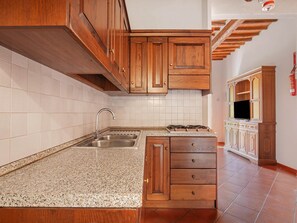 Fridge, microwave