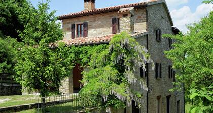 Farmhouse in Apecchio with Pool & Spa