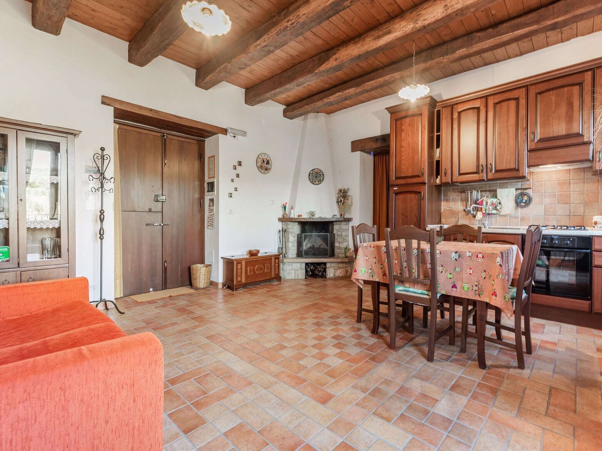 Vibrant Cottage near Lake in Bomba