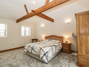 3 habitaciones, decoración personalizada y muebles diferentes 