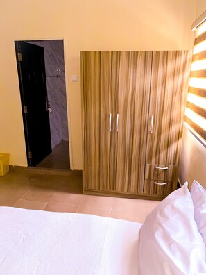 1 camera, ferro/asse da stiro, Wi-Fi, lenzuola