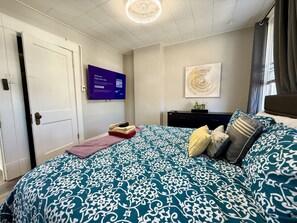 3 bedrooms, iron/ironing board, free WiFi, bed sheets