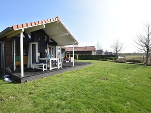 Terrace/patio - Holiday Home in Kattendijke near Scheldt (Kattendijke)