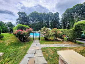 Property grounds - Historic quaint property. Enjoy a day at the beach then a dip in pool and relax. (Charlestown)