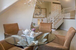 Dining - Boutique Apartment in Ritthem with Terrace (Ritthem)