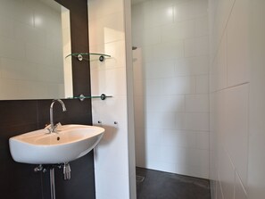 Bathtub