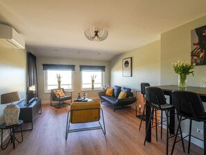 TV, fireplace, DVD player - Apartment in Katwijk near the Beach (Katwijk Aan Zee)