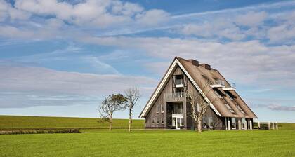 Space to Connect: A Coastal Villa