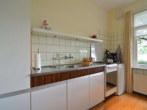 Microonde, forno, piano cottura, lavastoviglie