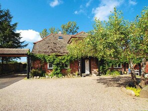 Exterior - Countryside Cottage near Sea (Darlowo)