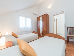 4 bedrooms, WiFi - Apartment in Vrsi near the Sea (Vrsi-Mulo)