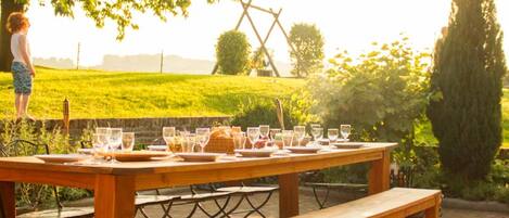 屋外ダイニングエリア