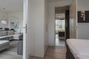 3 bedrooms, iron/ironing board, WiFi - Villa with private jetty (Zeewolde)