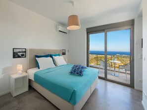 4 bedrooms, iron/ironing board, WiFi